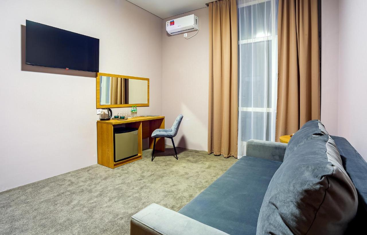 Green Land Hotel 桑德雷什 外观 照片